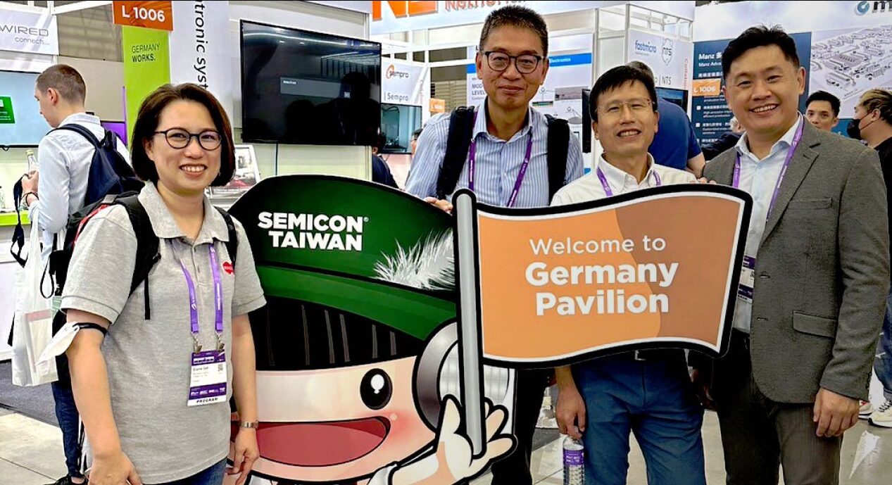 Taiwan team members at Semicon